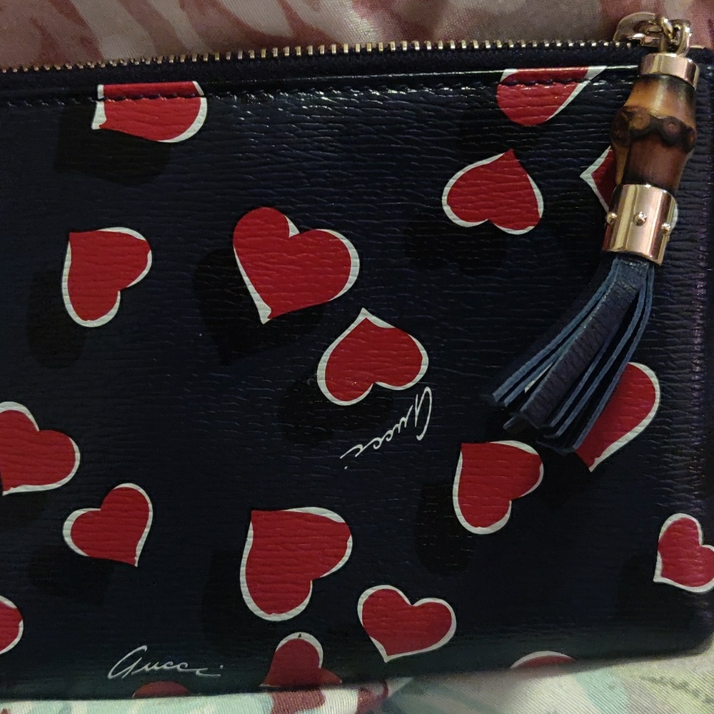 Gucci heartbeat wristlet